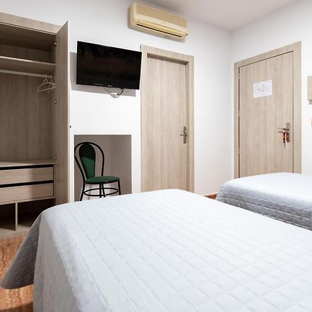 Hostal Vinuela San Pedro de Merida Εξωτερικό φωτογραφία