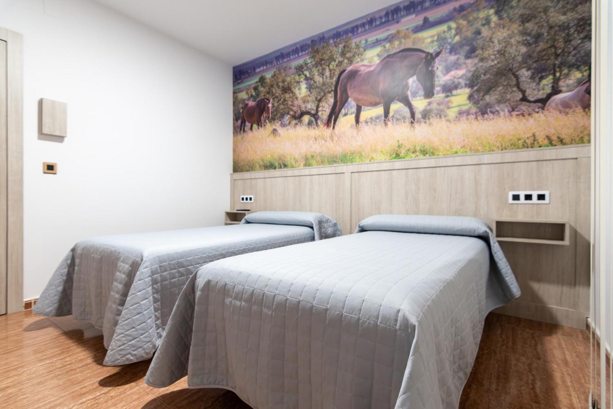 Hostal Vinuela San Pedro de Merida Εξωτερικό φωτογραφία